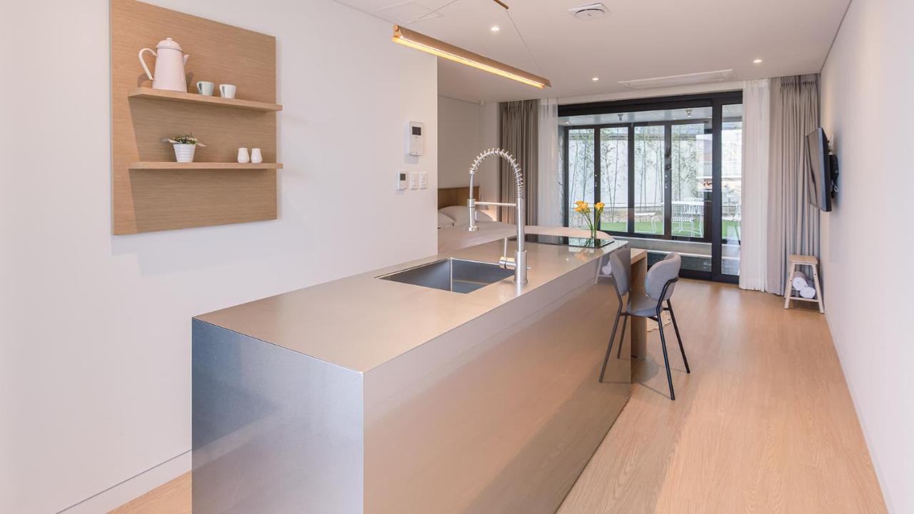 Albescent Poolvilla Гиеонгджу Екстериор снимка