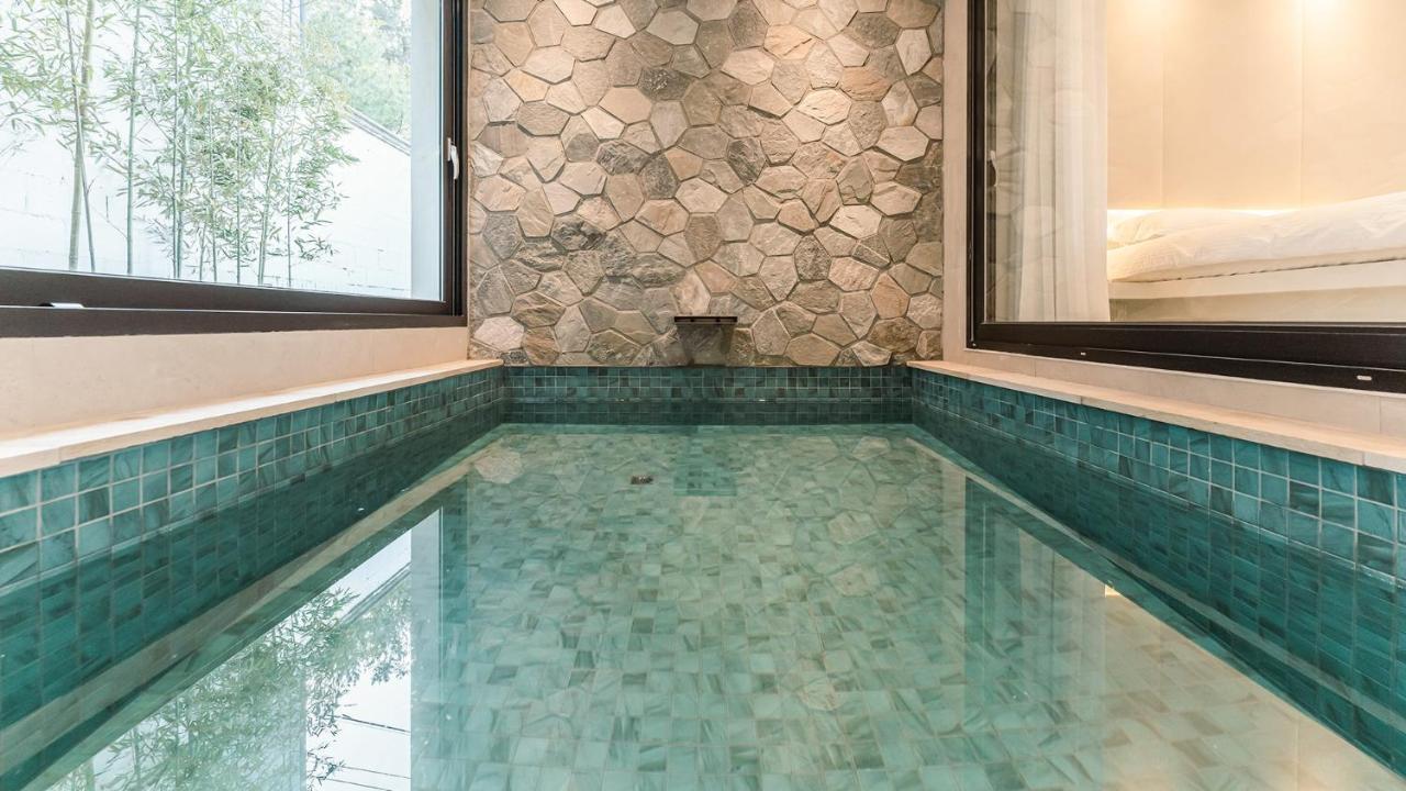 Albescent Poolvilla Гиеонгджу Екстериор снимка