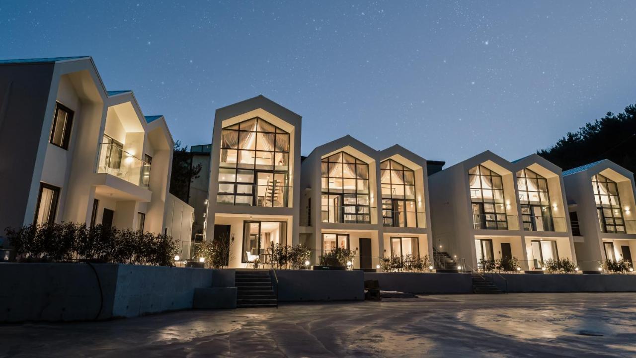 Albescent Poolvilla Гиеонгджу Екстериор снимка
