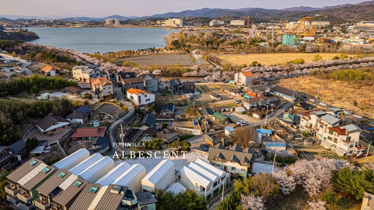 Albescent Poolvilla Гиеонгджу Екстериор снимка