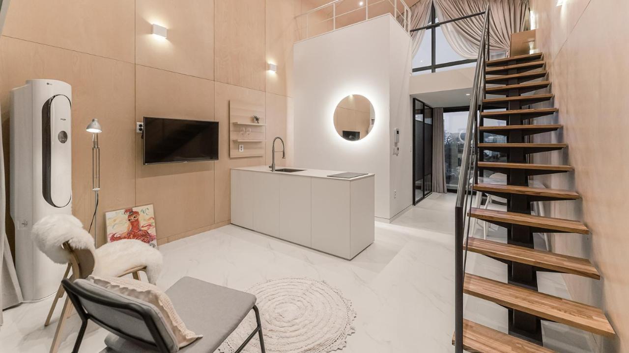Albescent Poolvilla Гиеонгджу Екстериор снимка